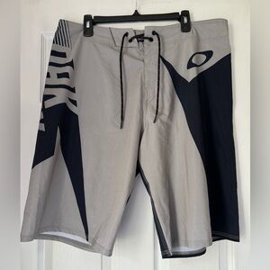 Men’s Size 38 Oakley Bathing Suit